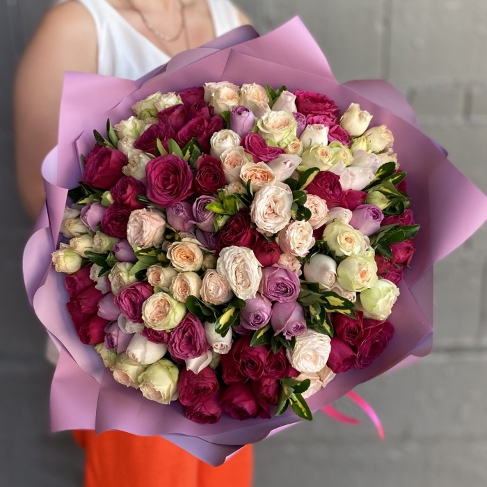 Букет из 51 кустовой пионовидной розы Английский сад